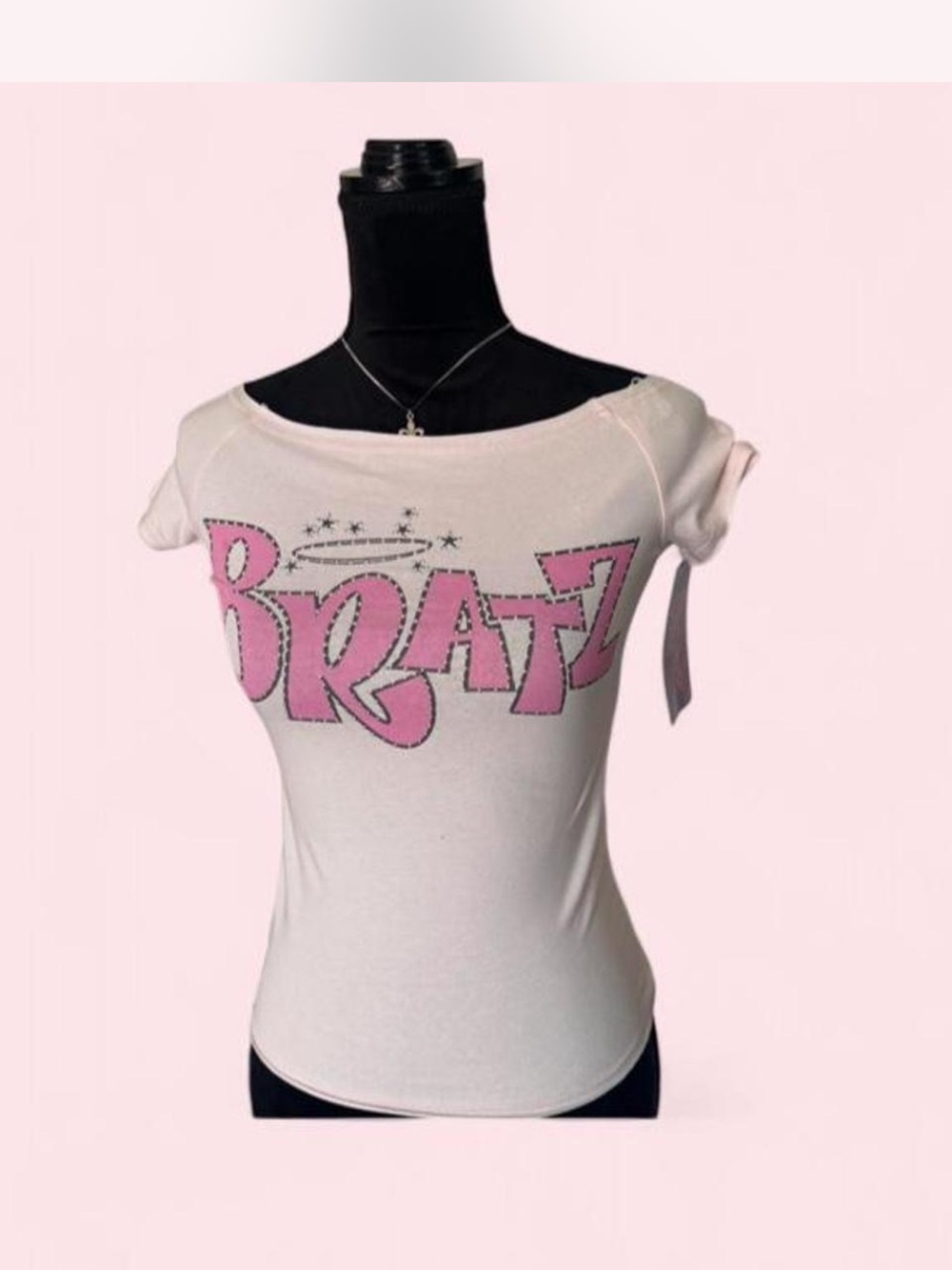 Bratz Graphic Off-Shoulder Tee in Pink